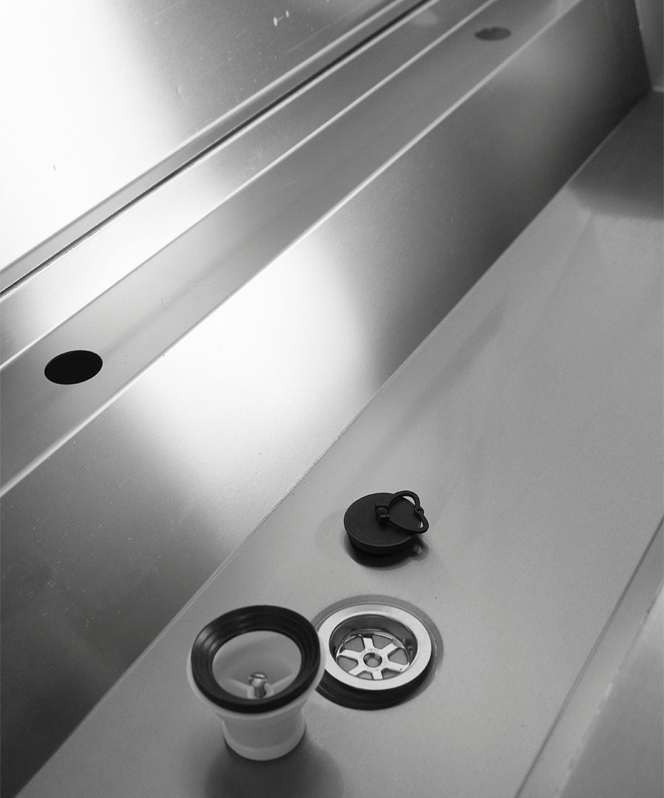 RVS WASBAK 3 KRANEN 1800MM INCLUSIEF AFVOERPLUG EN SPATSCHERM, EXCLUSIEF KRANEN - aanvullende productfoto 7