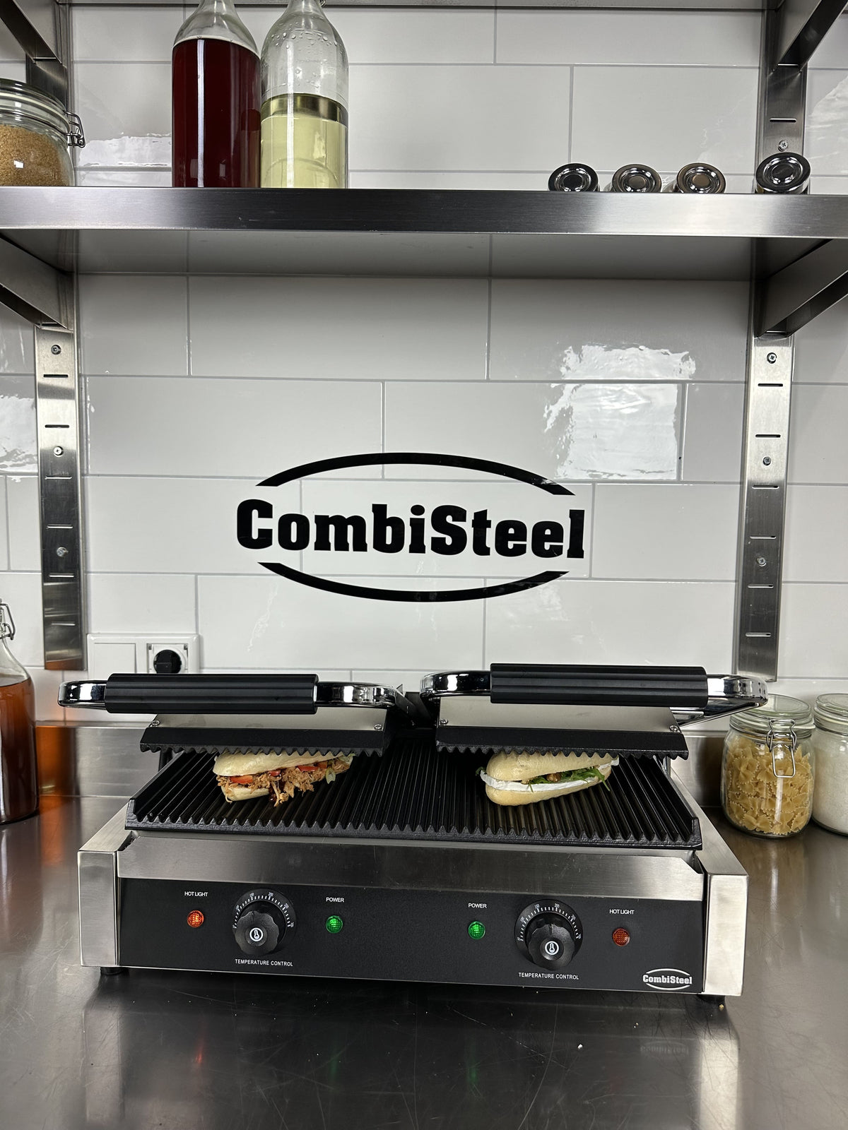 CONTACT GRILL DUBBEL - in gebruik