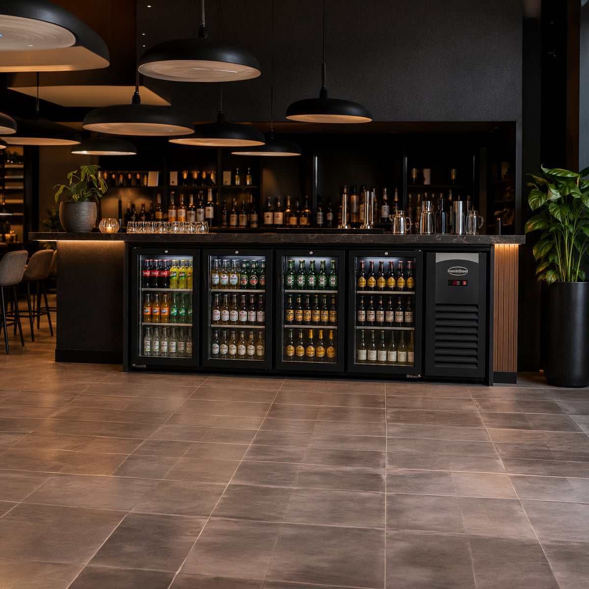 BARKOELER 4 GLASDEUREN ZWART 636L LED - in gebruik