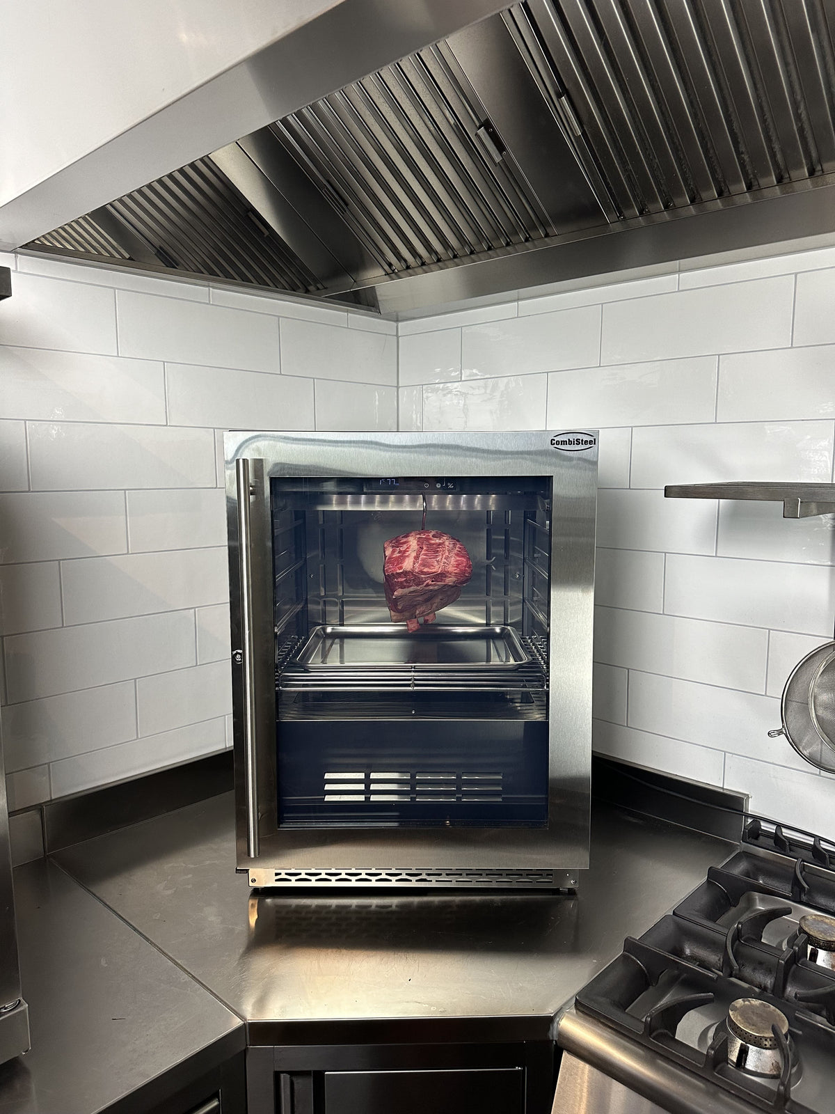 DRY AGE KAST 127L - in gebruik