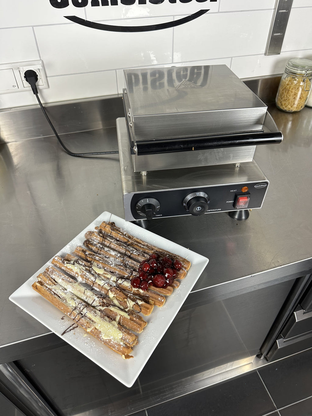 WAFELIJZER 10ST CHURROS WAFEL - in gebruik