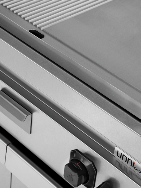 Gas griddle- 1/2 smooth + 1/2 grooved Unninox G70GP20+GS-K